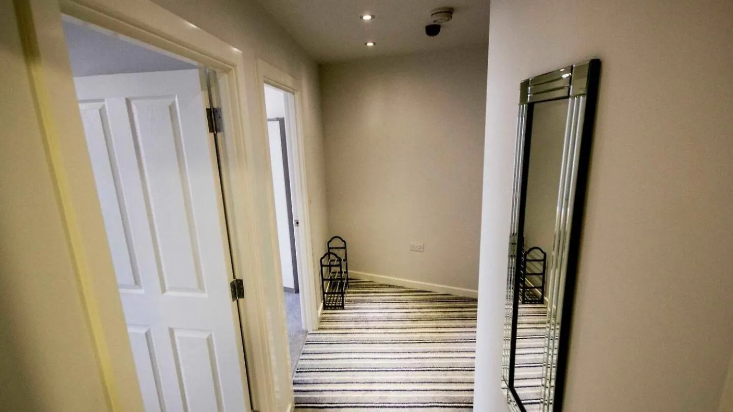 StayZo Spacious Self-Catering Accommodation-3 Bradford  Apartamento