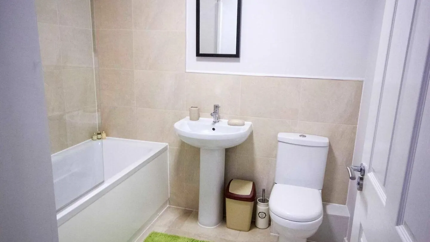 StayZo Spacious Self-Catering Accommodation-3 Bradford